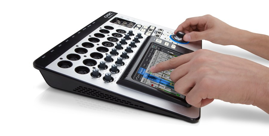 QSC - TouchMix 16 - kompaktowy mixer cyfrowy QSC - TouchMix 16 - kompaktowy mixer cyfrowy
