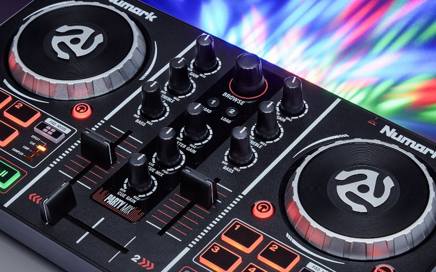 NUMARK - Party Mix kontroler DJ NUMARK - Party Mix kontroler DJ