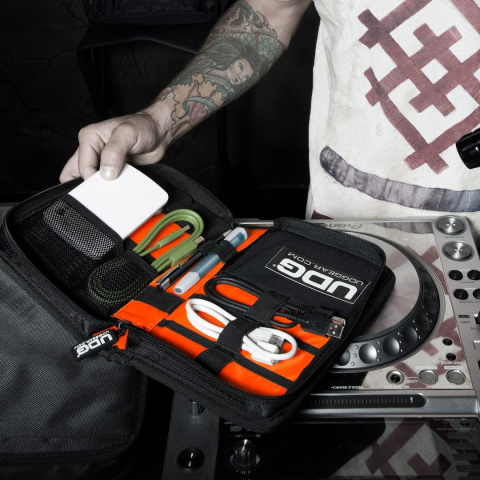 UDG Ultimate DIGI Wallet Large Steel Grey/Orange inside UDG Ultimate DIGI Wallet Large Steel Grey/Orange inside