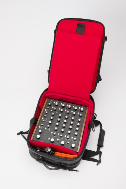 Magma RIOT Carry-on Trolley