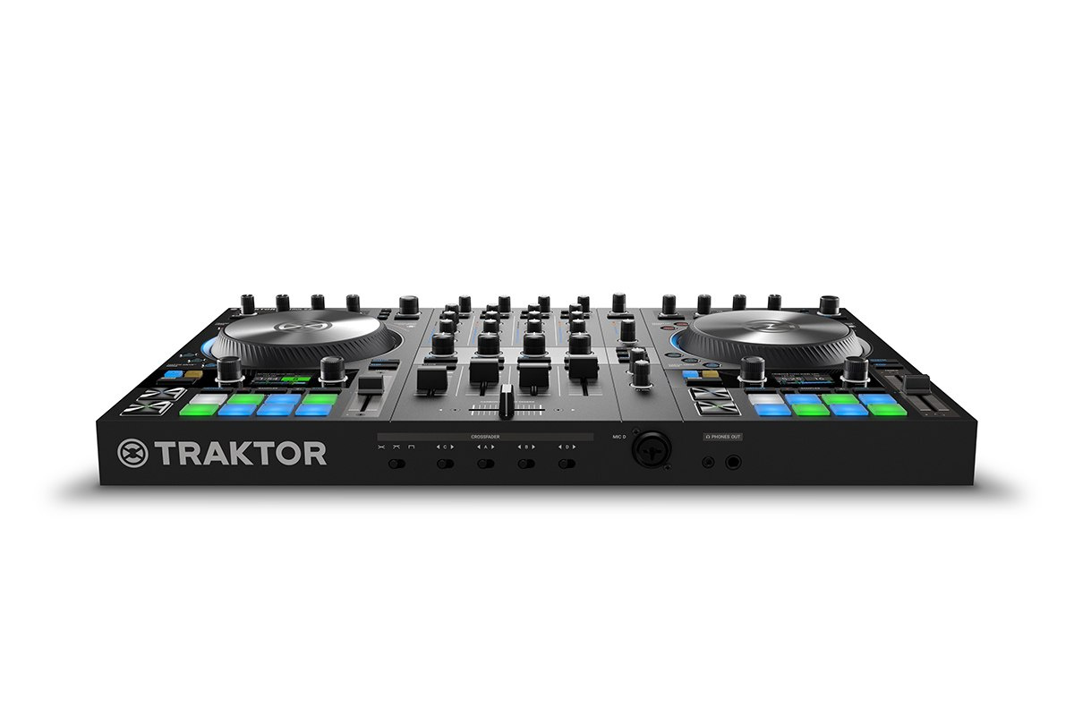 Native Instruments - TRAKTOR KONTROL S4 mk3 Native Instruments - TRAKTOR KONTROL S4 mk3
