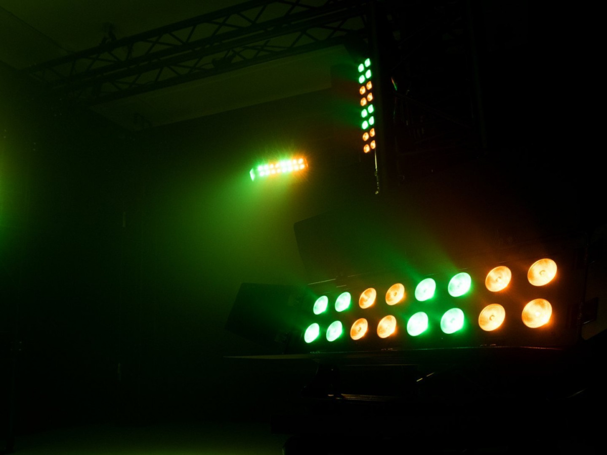 Eurolite - Naświetlacz LED Stage Panel 16 HCL LED Eurolite - Naświetlacz LED Stage Panel 16 HCL LED